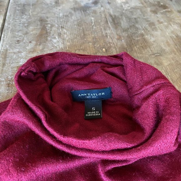 Sleeveless Statement Top - Picture 4 of 4